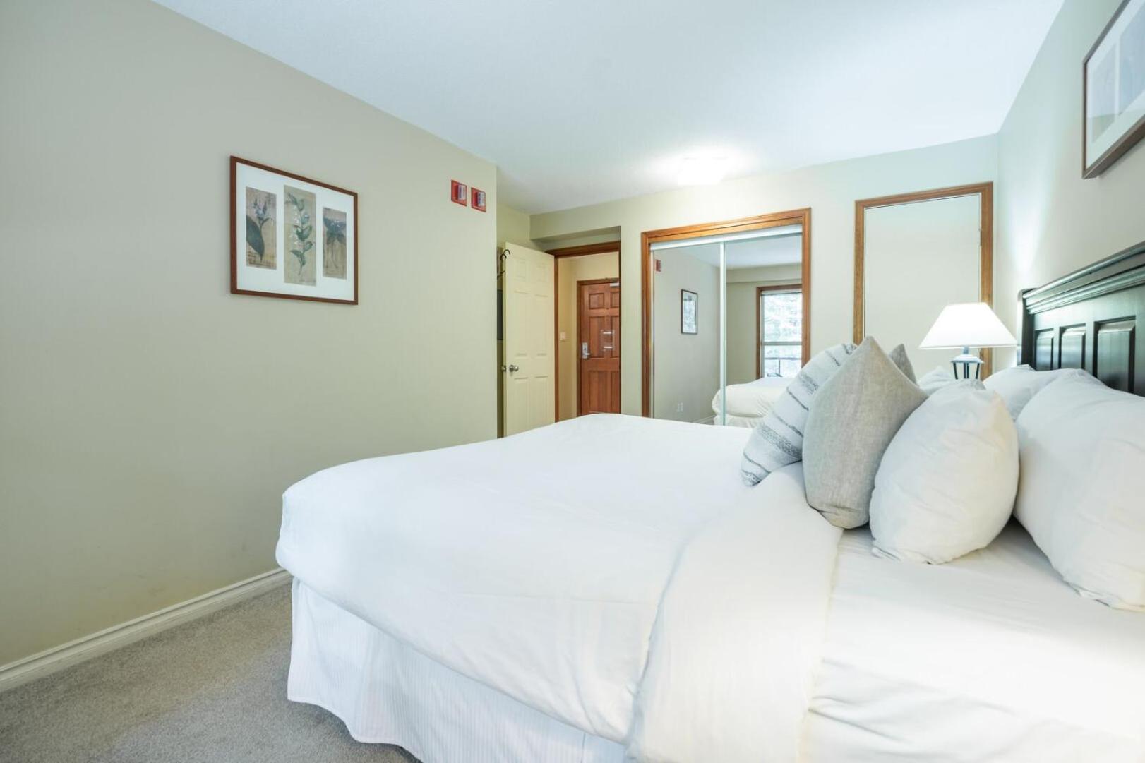 The Aspens By Outpost Whistler Villa ภายนอก รูปภาพ